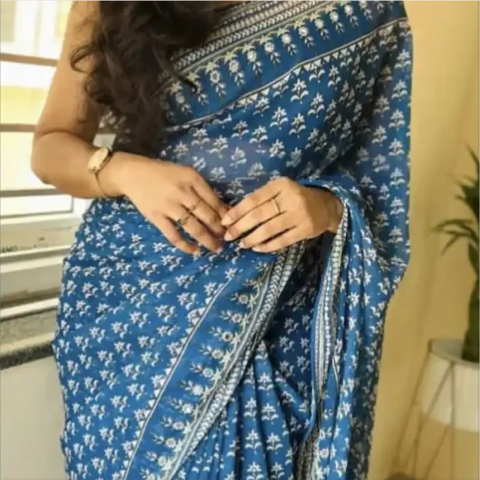 KAREENA KAPOOR INSPIRED